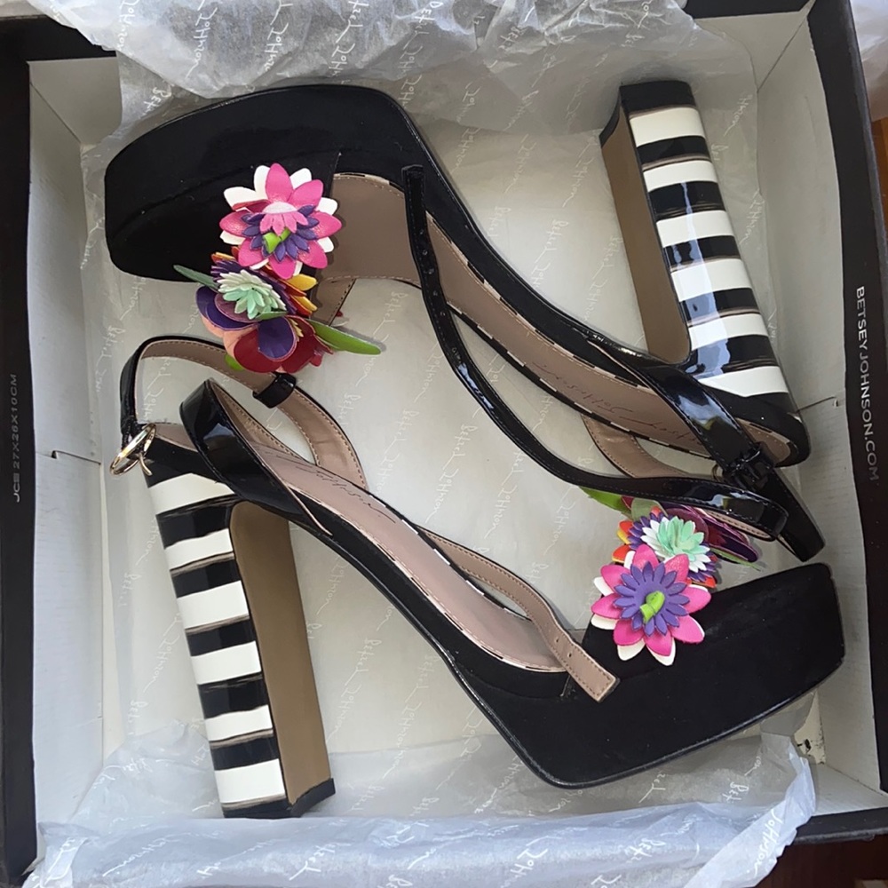 Betsy Johnson Carra Multicolor Heel, Size 10